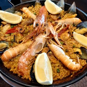 Chez Restaurant El Carlit au Pas de la Casa on trouve la typique paella de poisson espagnole
