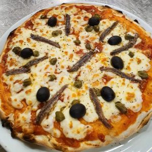 Je suis difficile en matière de pizza, pour moi, il n'y en a qu'une, la napolitaine, une pizza légère, une pâte excellente, et des produits que l'on savoure. Ici, pas de démesure, pas d'extravagance, seulement le goût délicat d'une tradition bien maîtrisée