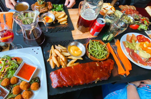 Les meilleurs avis des Restaurants au Pas de la Case. Ce restaurant est juste parfait, on y vient régulièrement et on est toujours surpris de la qualité. Les plats sont tous simplement délicieux, les quantités sont juste parfaites et les prix sont très abordables. Le service est parfait autant en basse saison et en haute saison. Je recommande fortement !