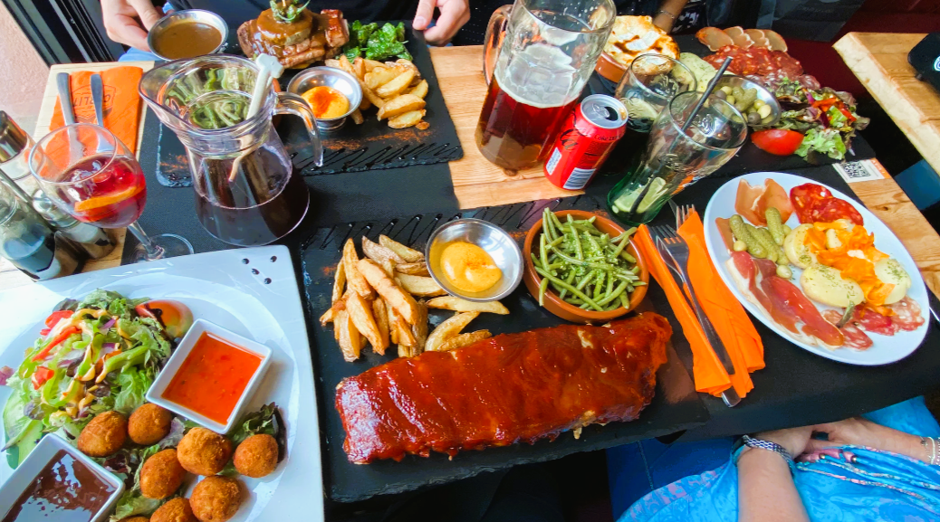 Les meilleurs avis des Restaurants au Pas de la Case. Ce restaurant est juste parfait, on y vient régulièrement et on est toujours surpris de la qualité. Les plats sont tous simplement délicieux, les quantités sont juste parfaites et les prix sont très abordables. Le service est parfait autant en basse saison et en haute saison. Je recommande fortement !